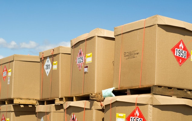 Dangerous goods shipments on stacked pallets