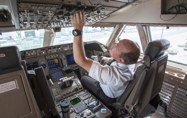 Pilot on chartered aircraft